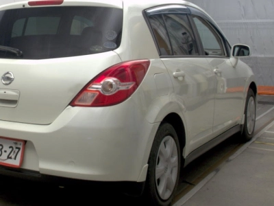 NISSAN TIIDA