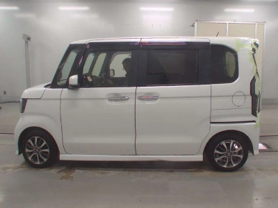 HONDA N BOX CUSTOM