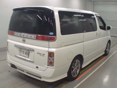 NISSAN ELGRAND