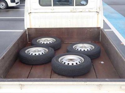 NISSAN NT100 CLIPPER