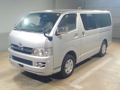 TOYOTA REGIUS VAN