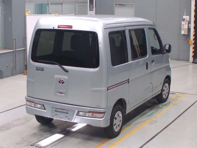 TOYOTA PIXIS VAN