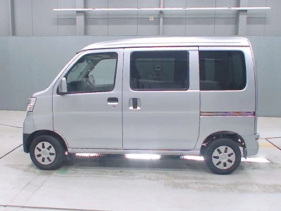 TOYOTA PIXIS VAN