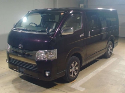 TOYOTA HIACE VAN