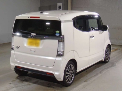 HONDA N-BOX SLASH