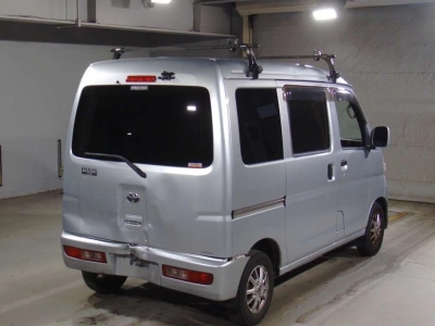 TOYOTA PIXIS VAN