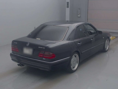 MERCEDES BENZ E CLASS