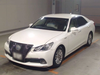 TOYOTA CROWN HYBRID