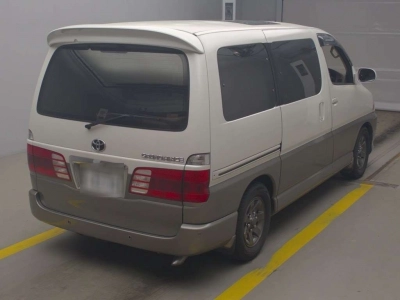 TOYOTA GRAND HIACE