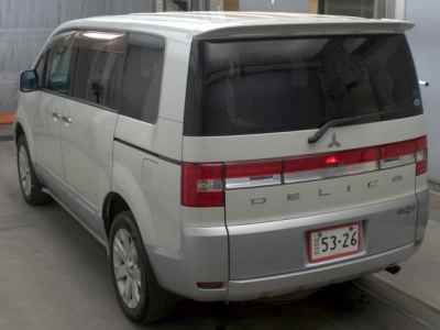 MITSUBISHI DELICA D:5