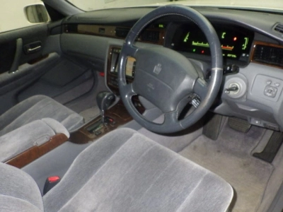 TOYOTA CROWN MAJESTA