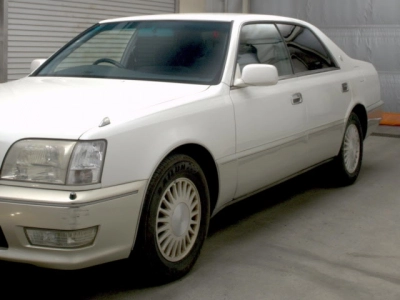TOYOTA CROWN MAJESTA