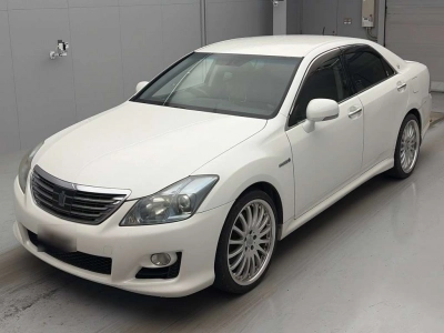 TOYOTA CROWN HYBRID