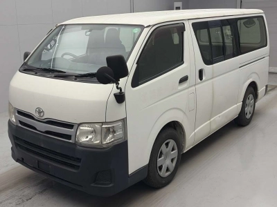 TOYOTA REGIUS VAN