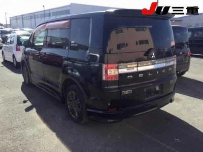 MITSUBISHI DELICA D:5