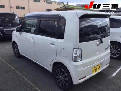 DAIHATSU MOVE CONTE