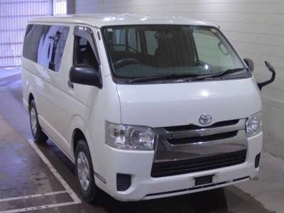 TOYOTA REGIUS VAN