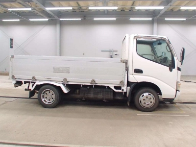 TOYOTA DYNA TRUCK