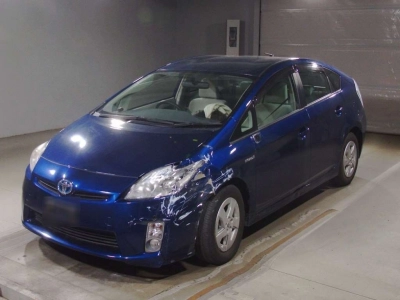 TOYOTA PRIUS