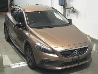 VOLVO V40