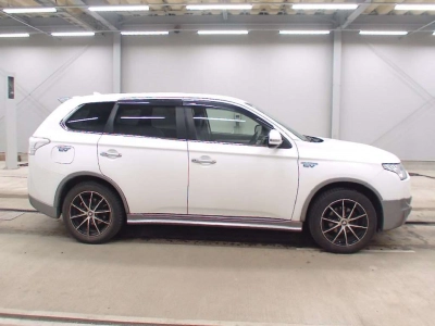MITSUBISHI OUTLANDER PHEV