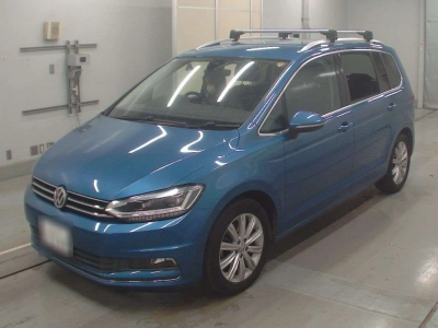 VOLKSWAGEN GOLF TOURAN