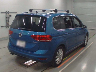 VOLKSWAGEN GOLF TOURAN