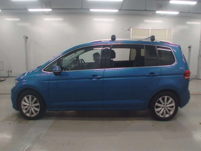 VOLKSWAGEN GOLF TOURAN