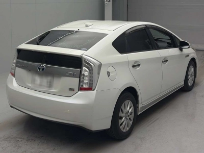 TOYOTA PRIUS PHV
