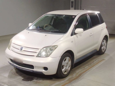 TOYOTA IST