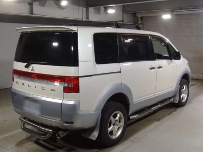 MITSUBISHI DELICA D:5