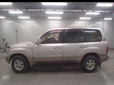 TOYOTA LAND CRUISER 100