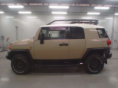 TOYOTA FJ CRUISER