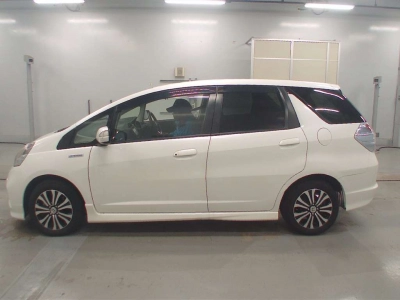 HONDA FIT SHUTTLE HYBRID