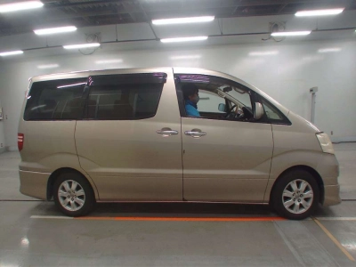 TOYOTA ALPHARD V