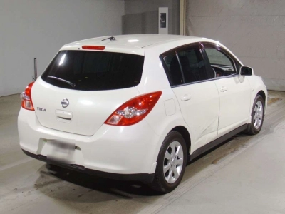 NISSAN TIIDA