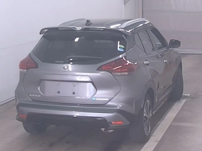 NISSAN KICKS