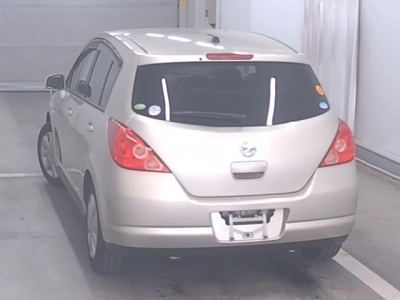NISSAN TIIDA