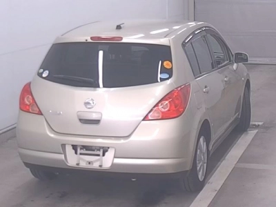 NISSAN TIIDA