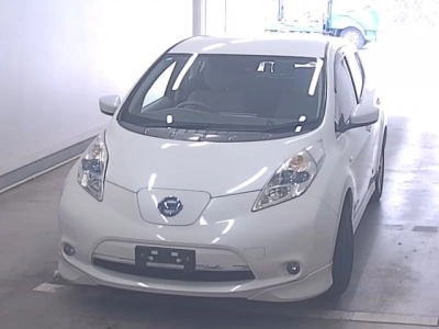 NISSAN LEAF