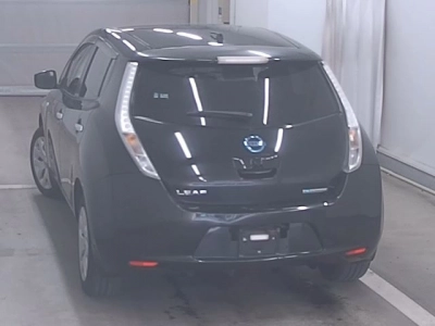 NISSAN LEAF