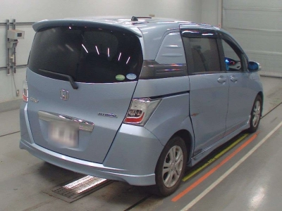 HONDA FREED SPIKE HYBRID