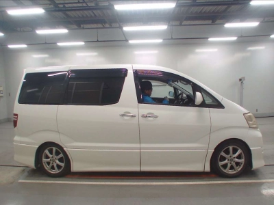TOYOTA ALPHARD V