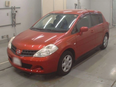 NISSAN TIIDA