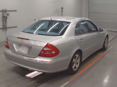 MERCEDES BENZ E CLASS