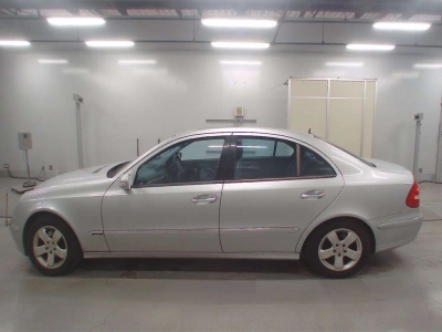 MERCEDES BENZ E CLASS