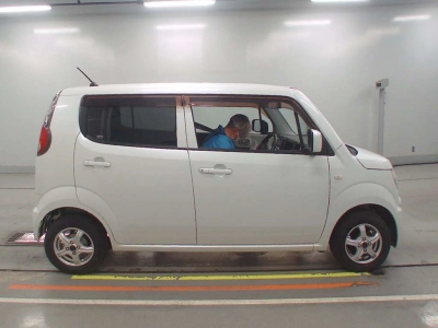 SUZUKI MRWAGON