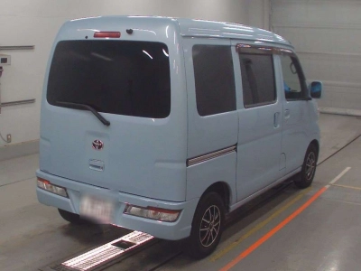 TOYOTA PIXIS VAN
