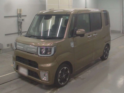 DAIHATSU WAKE