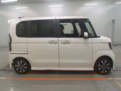 HONDA N BOX CUSTOM